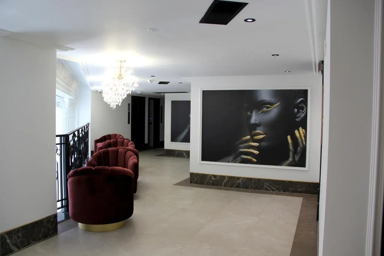 Hotel Luxury Premium Finese Golem
