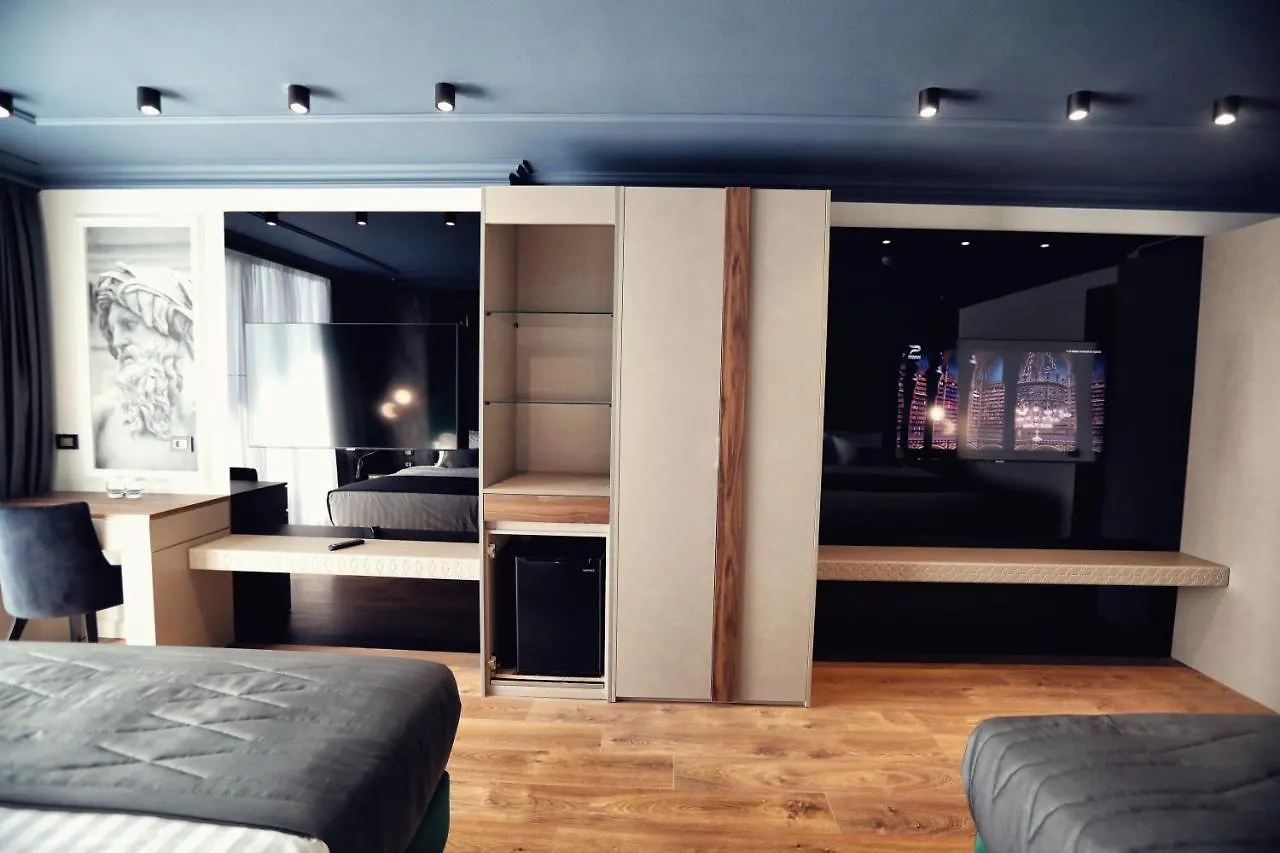 Hotel Luxury Premium Finese Golem